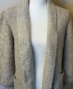 Knotty/large loop gray cardigan with puff sleeve